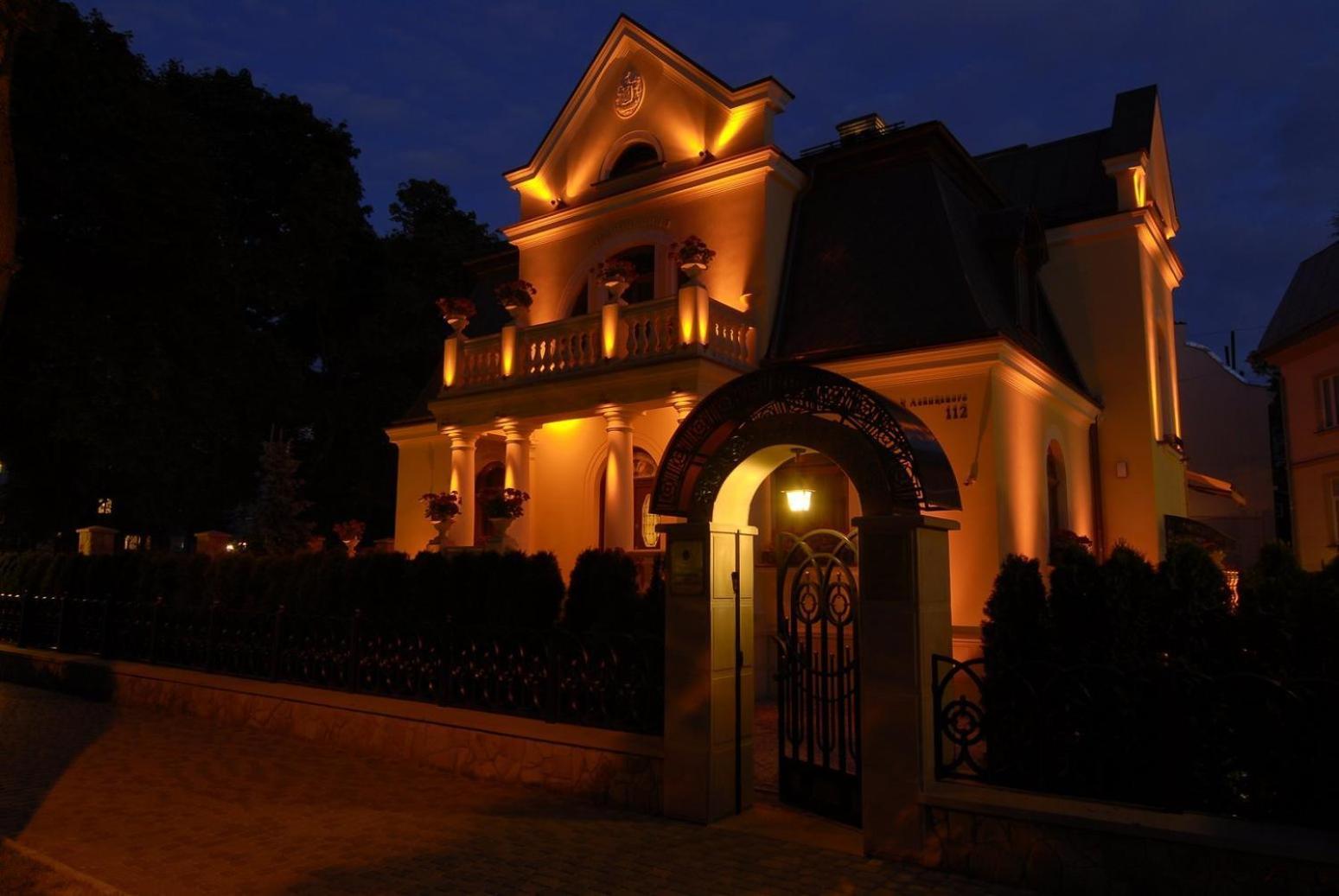 Luxury Boutique Andreevskiy Lviv Exterior photo