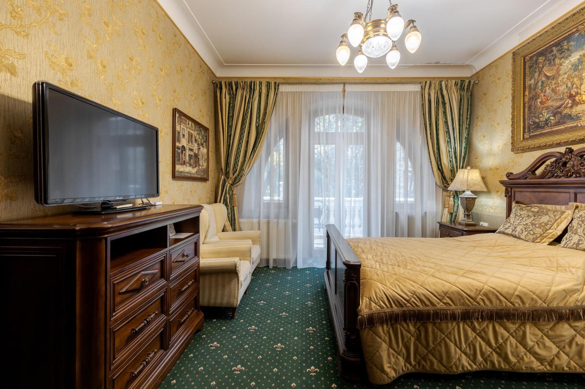Luxury Boutique Andreevskiy Lviv Exterior photo